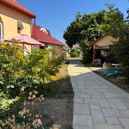 Appartamento Deák 4 *