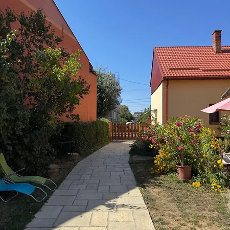 Appartamento Deák 4 *
